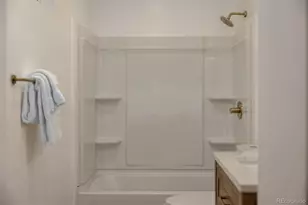 555 S Logan St, Denver, CO 80209 - Photo 38