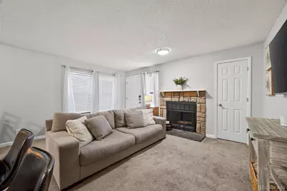 912 S Dearborn Way #4, Aurora, CO 80012 - Photo 4