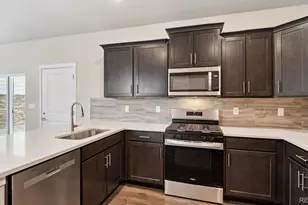 708 N Ukraine St, Aurora, CO 80018 - Photo 14