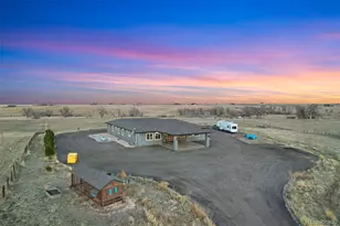 45330 Valdonna Cir, Bennett, CO 80102 - Photo 2