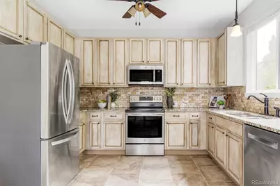 1189 S Fultondale Circle, Aurora, CO 80018 - Photo 10