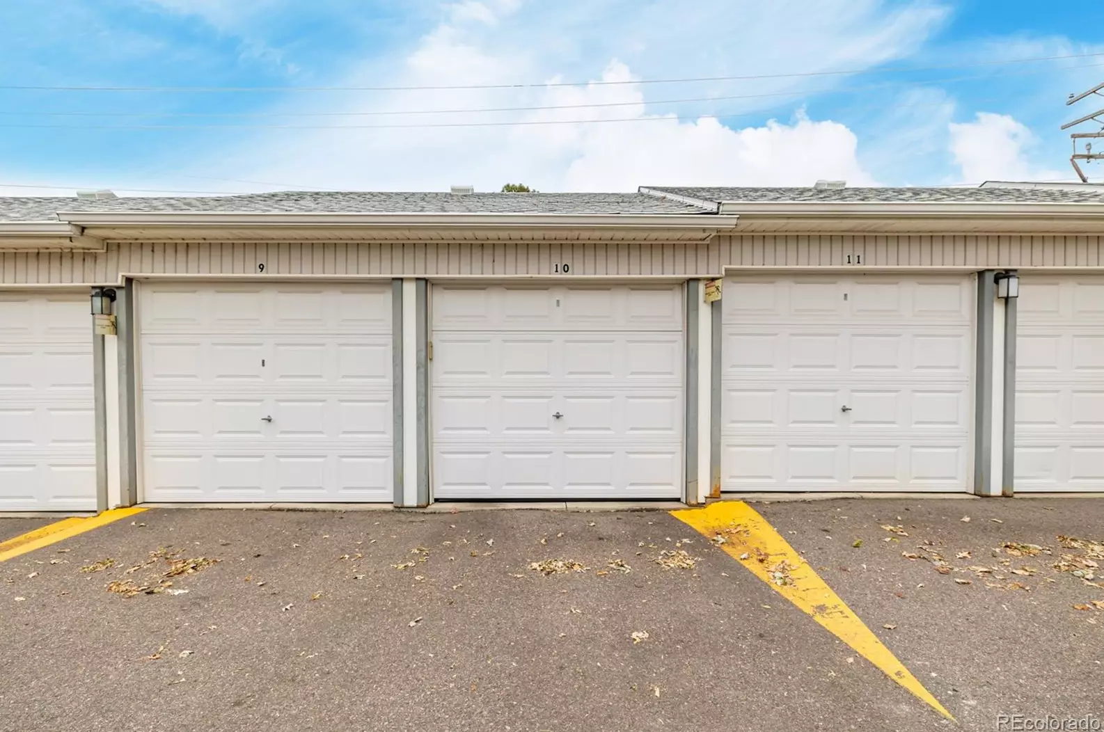 600 Clinton St, Denver CO  80247-1585 exterior