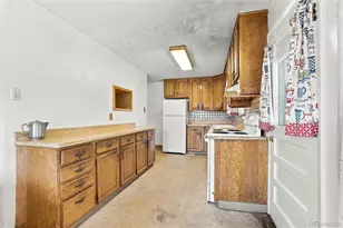 204 Tucson St, Aurora, CO 80011 - Photo 10