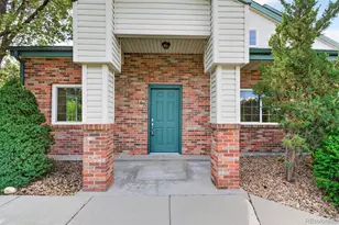 878 S Kalispell Cir, Aurora, CO 80017 - Photo 2