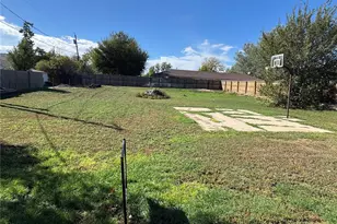 85 S Stewart St, Keenesburg, CO 80643 - Photo 4