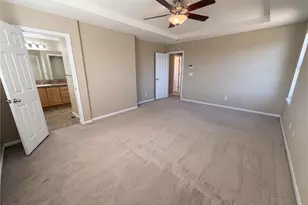 10049 Southlawn Cir, Commerce City, CO 80022 - Photo 4