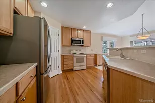 7969 S Buchanan Way, Aurora, CO 80016 - Photo 4