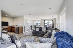 21420 E 61st Dr, Aurora, CO 80019 - Photo 32