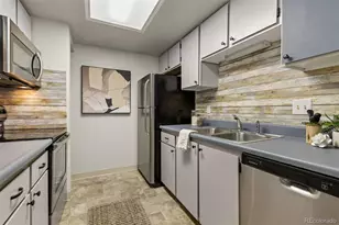 18302 E Kepner Pl, Aurora, CO 80017 - Photo 8