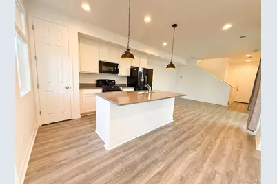 591 S Pitkin Court, Aurora, CO 80017 - Photo 2