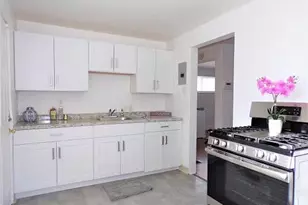 1129 Dallas St, Aurora, CO 80010 - Photo 8