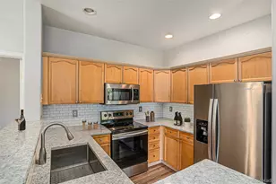 4085 S Crystal Cir, Aurora, CO 80014 - Photo 6