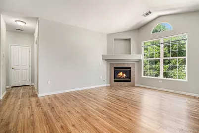 4085 S Crystal Circle #202, Aurora, CO 80014 - Photo 4