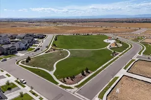 9784 Ceylon St, Commerce City, CO 80022 - Photo 34