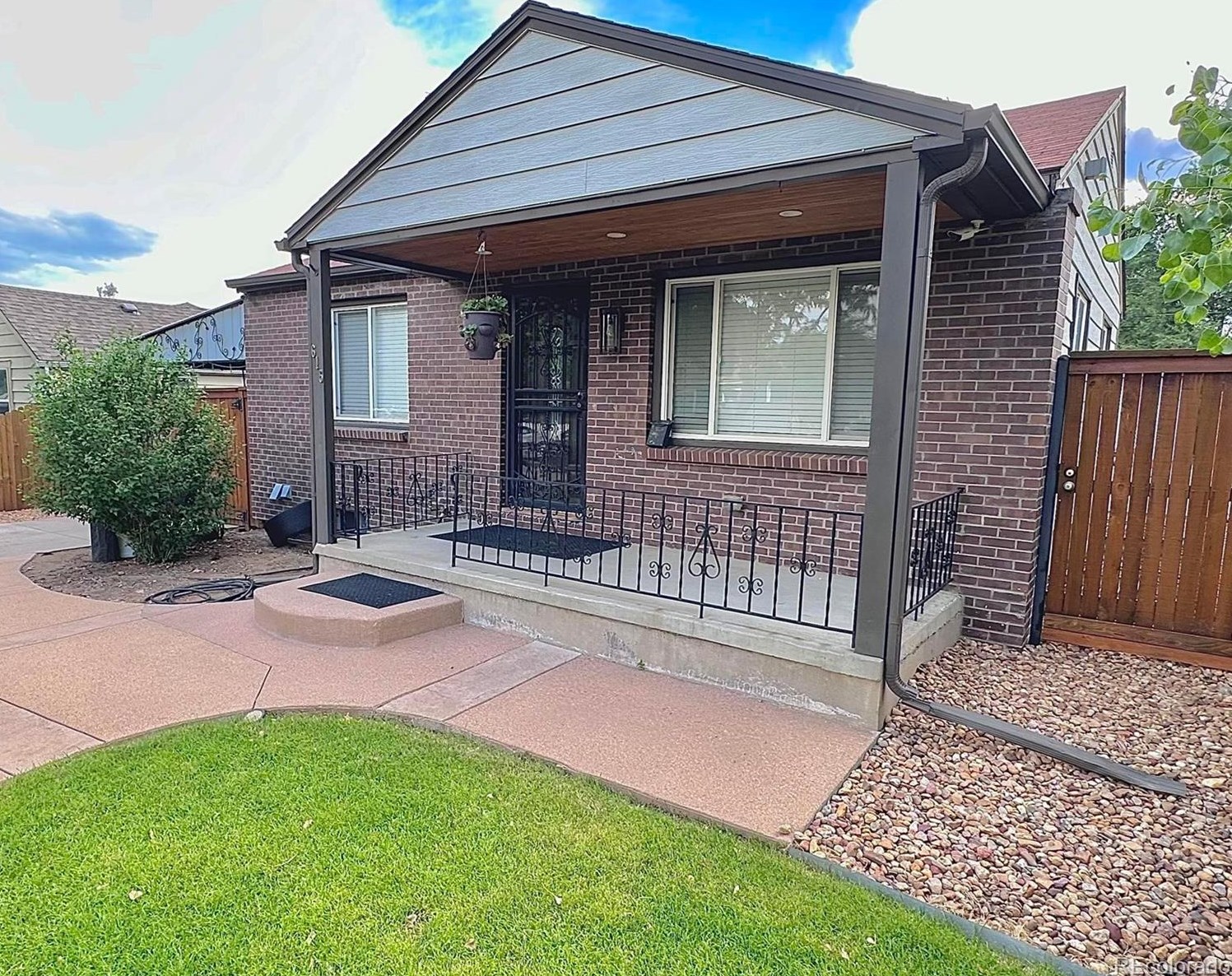 615 Osceola St, Denver, CO 80204-3036