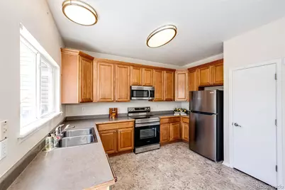 24621 E Kansas Circle, Aurora, CO 80018 - Photo 6