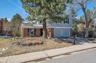 2711 S Oakland Cir E, Aurora, CO 80014 - Photo 2