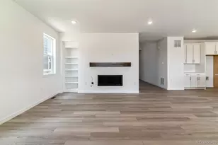 25254 E Warren Pl, Aurora, CO 80018 - Photo 4