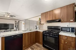 10 9th Ave, Longmont, CO 80501 - Photo 4