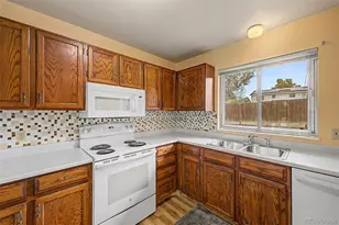 1123 S Lewiston Way, Aurora, CO 80017 - Photo 6