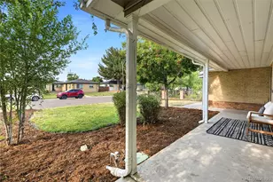 5520 E Thrill Pl, Denver, CO 80207 - Photo 4