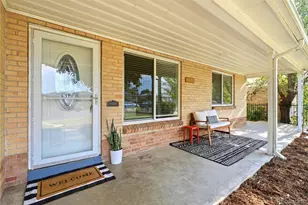 5520 E Thrill Pl, Denver, CO 80207 - Photo 2