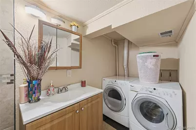 12106 E 2nd Drive, Aurora, CO 80011 - Photo 30