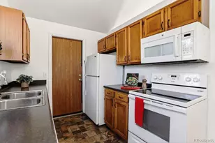19335 E Batavia Pl, Aurora, CO 80011 - Photo 12