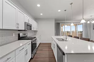 639 N Waterloo Ct, Aurora, CO 80018 - Photo 12
