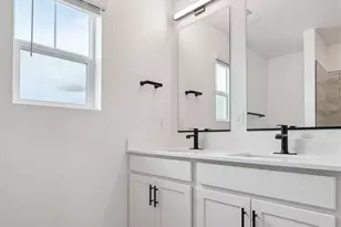 656 N Tempe St, Aurora, CO 80018 - Photo 10