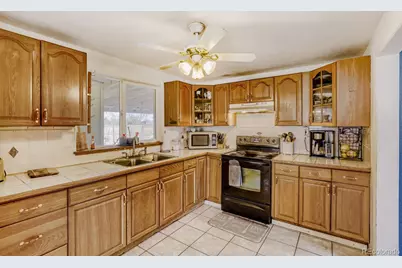 1605 Oakland Street, Aurora, CO 80010 - Photo 12