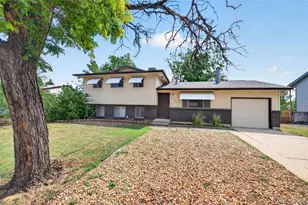446 S Lima Cir, Aurora, CO 80012 - Photo 1