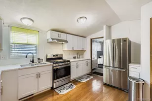 1707 Cimarron St, Aurora, CO 80011 - Photo 4