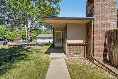21 Newark Street #D, Aurora, CO 80012 - Photo 2