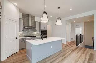 8925 S Riviera Way, Aurora, CO 80016 - Photo 10