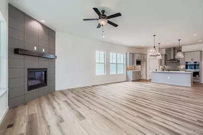 8925 S Riviera Way, Aurora, CO 80016 - Photo 6