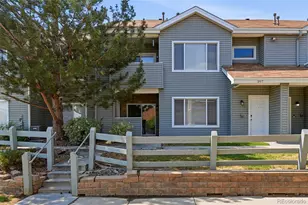 912 S Yampa St, Aurora, CO 80017 - Photo 2