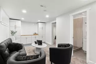 2655 Monaco Pkwy, Denver, CO 80207 - Photo 16