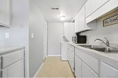 13395 E Louisiana Avenue, Aurora, CO 80012 - Photo 16