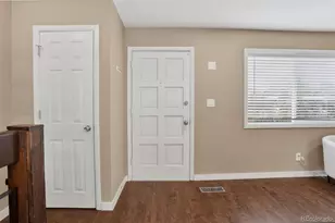 6870 S Broadway, Centennial, CO 80122 - Photo 2