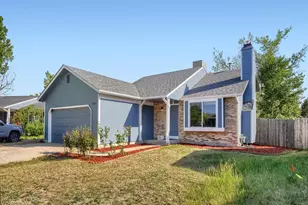 19714 E Oxford Dr, Aurora, CO 80013 - Photo 2