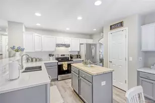 360 Kingbird Cir, Highlands Ranch, CO 80129 - Photo 8