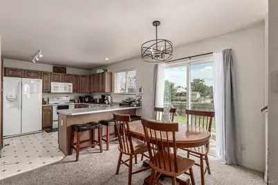 2039 Espana Way, Aurora, CO 80011 - Photo 12