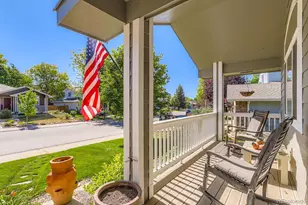 811 Brookside Dr, Longmont, CO 80504 - Photo 4