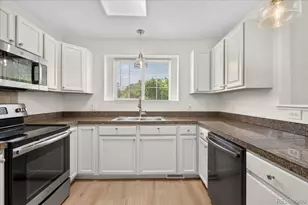 1232 S Waco St, Aurora, CO 80017 - Photo 10