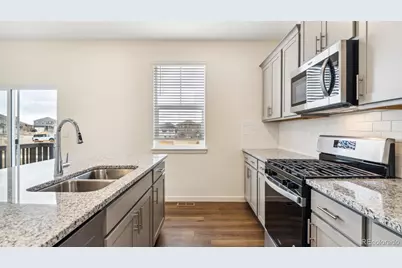 9875 Ceylon Court, Commerce City, CO 80022 - Photo 8