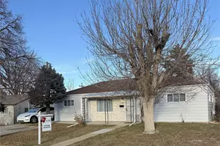 756 Vaughn St, Aurora, CO 80011 - Photo 2