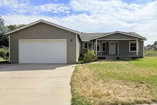 370 Price Ln, Gypsum, CO 81637 - Photo 2