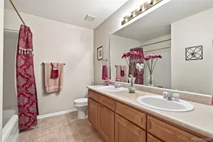 1601 S Buchanan Cir, Aurora, CO 80018 - Photo 18