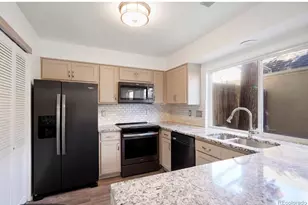 2836 S Vaughn Way, Aurora, CO 80014 - Photo 10